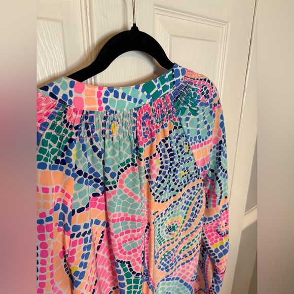 Lilly Pulitzer Elsa Silk Blouse – Size S –  Vibrant Tile Wave Print - Picture 9 of 11
